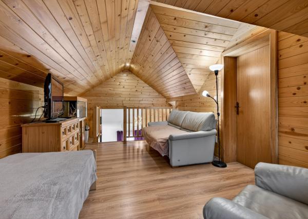 Na predaj 5-izbový dom s galériou a priestorom na podnikanie