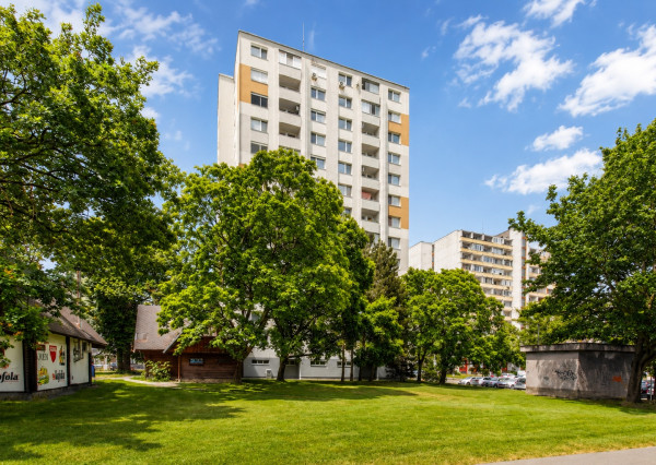 3-izbový byt pri Ekonomickej univerzite | výborná dispozícia | 69m2 | Ovsište - kde nerozhoduje stav bytu, ale lokalita