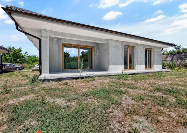 Na predaj 4-izbový Rodinný dom v obci Voderady