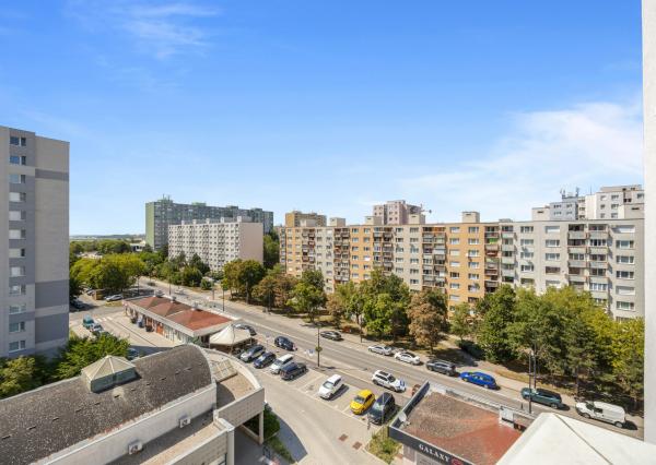 NA PREDAJ! 3 izbový zrekonštruovaný byt v Devínskej Novej Vsi