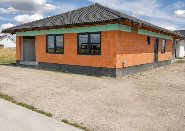 Na predaj nadštandardný moderný 4-izbový rodinný dom s garážou a tepelným čerpadlom, Hrubá Borša