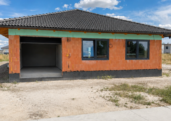 Na predaj nadštandardný moderný 4-izbový rodinný dom s garážou a tepelným čerpadlom, Hrubá Borša