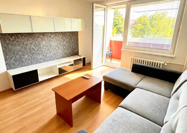 Slnečný byt 3iz byt . Senec tichá lokalita