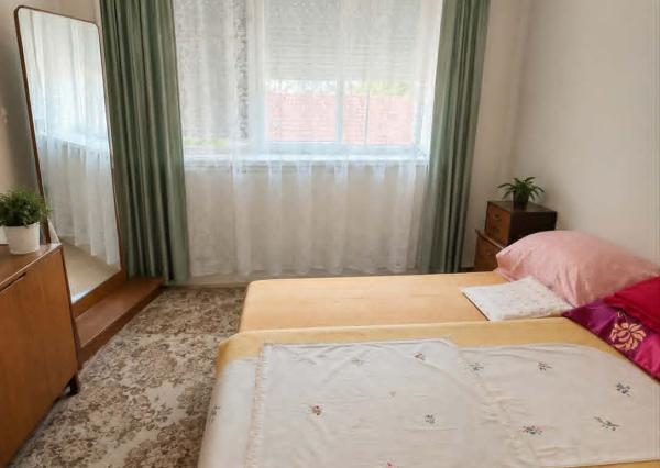 Na predaj 3 izbový tehlový byt v srdci mesta Komárna