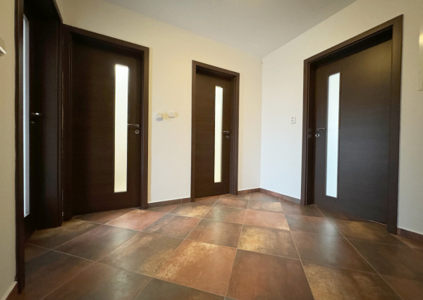 Na prenájom 3-izbový byt s balkónom Kysuckom Novom Meste
