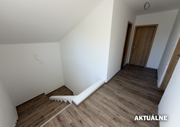Zrekonštruovaný dom s garážou