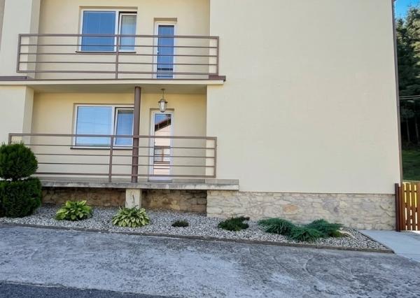 Na predaj 4 iz byt v RD pod lesom- Zavažná Poruba