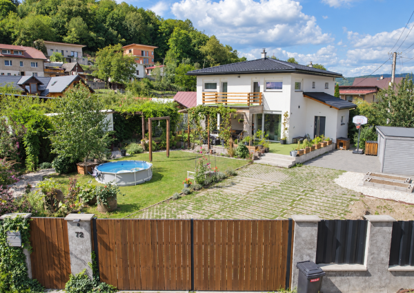 Na predaj veľmi pekný zrekonštruovaný dom v Hričovskom Podhradí
