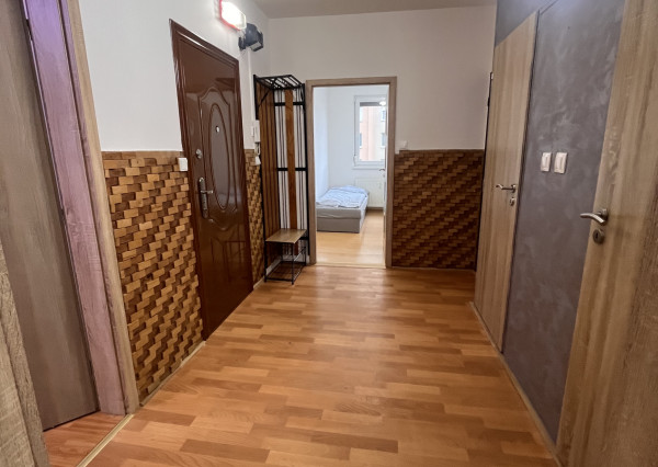 SENEC – NA PRENÁJOM 3 izbový byt priamo v centre mesta.