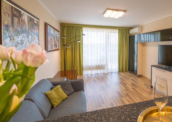 Na prenájom  velký  2 izbový byt v Bratislave v projekte -Slnečnice