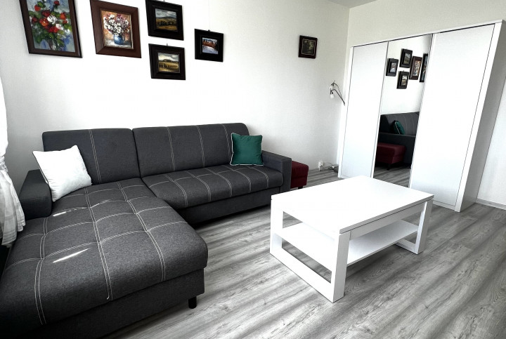Klimatizovaný 2,5 izbový byt v centre mesta na prenájom