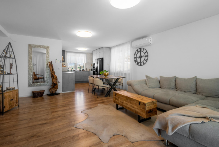 NA PREDAJ unikátny, samostatný 4-iz Rodinný dom priamo v DS