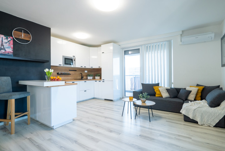 Na PREDAJ moderný 3-izbový byt s balkónom (87,56 m2) a dvoma garážovými státiami v novostavbe TAMMI, Bratislava Dúbravka