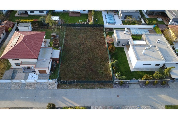 Na predaj pozemok na výstavbu rodinného domu – Ivanka pri Dunaji, časť Farná (okres Senec)