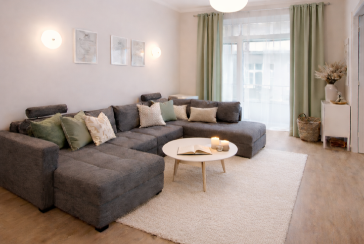 EXKLUZÍVNY STAROMESTSKÝ BYT NA OBCHODNEJ — IDEÁLNY NA BÝVANIE AJ INVESTÍCIU