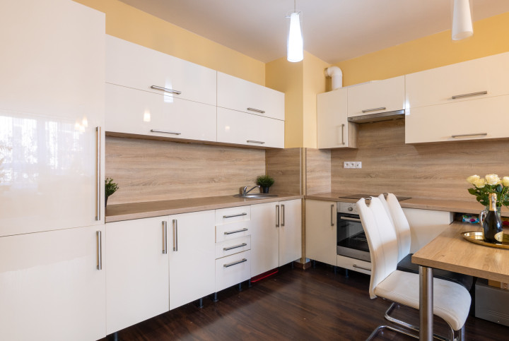 Na predaj 2 izbový byt v Bratislave-Slnečnice