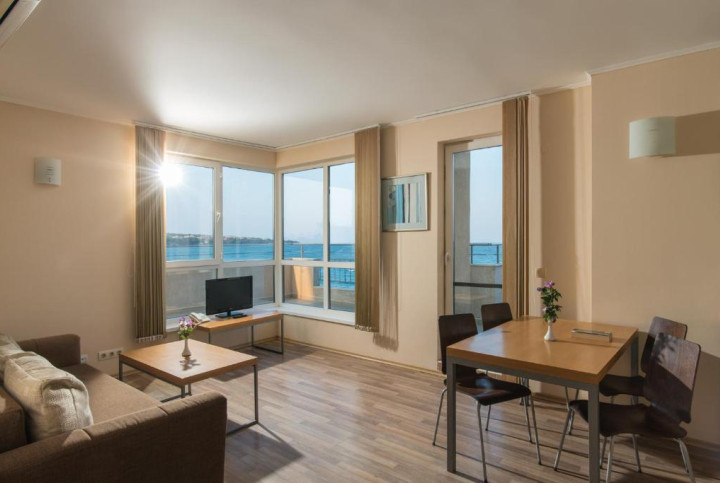 Na predaj apartmán -prvá línia  pri mori - Obzor, Bulharsko