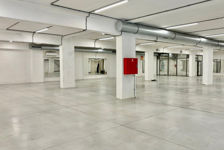Na prenájom  priestor  v Bratislave. - 930m2 - BRATISLAVA III. - Kramáre