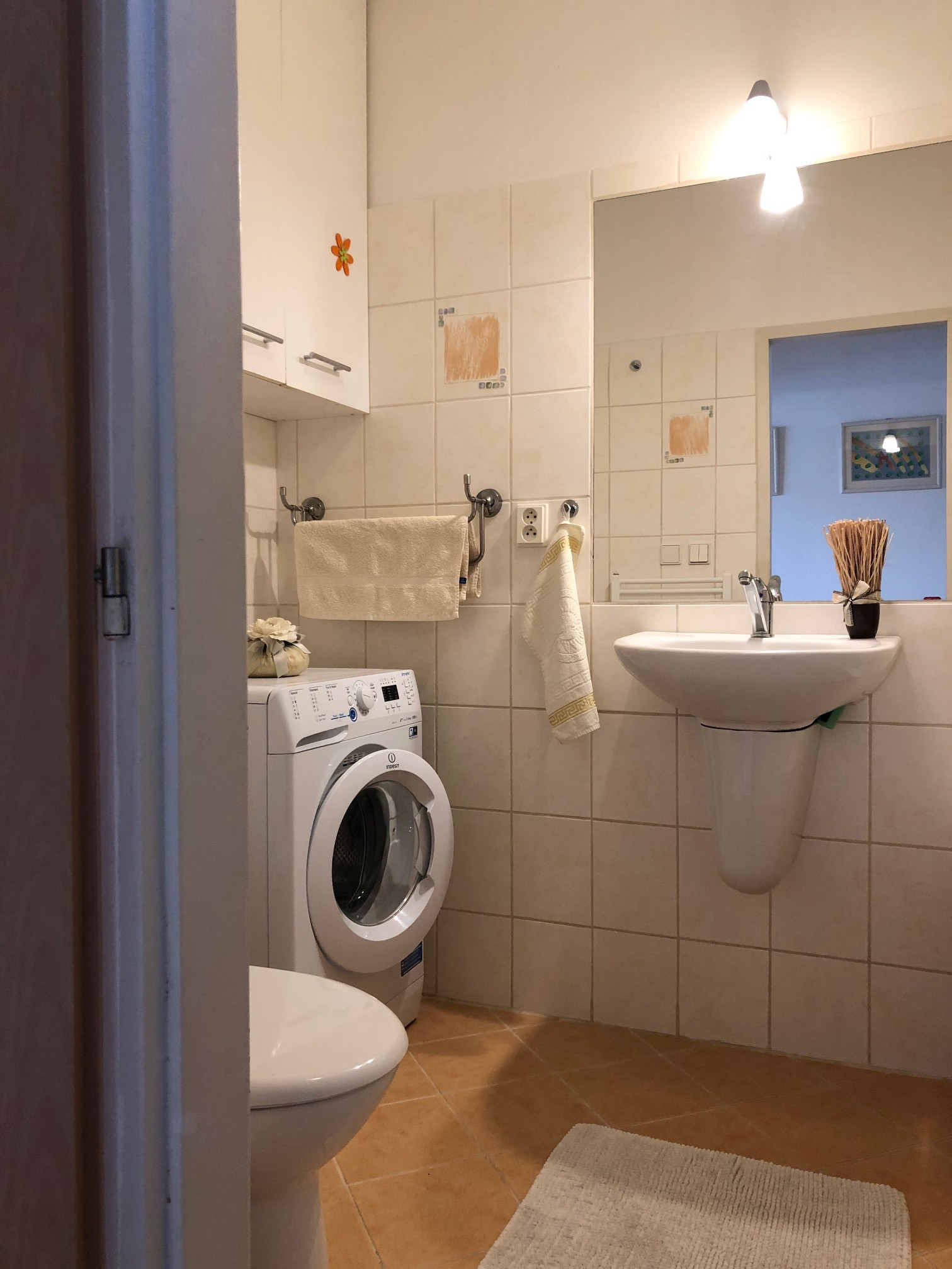 Na PRENÁJOM slnečný 1 izbový byt (44 m2) s veľkým  balkónom, Bratislava Petržalka